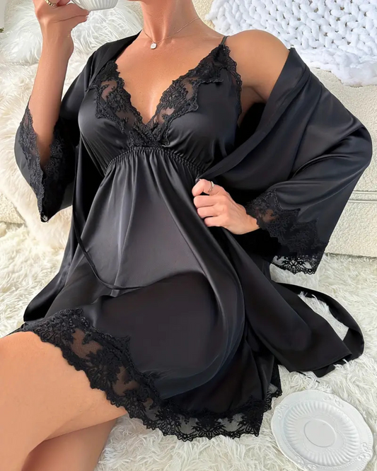 Pijama de cetim com renda para mulher